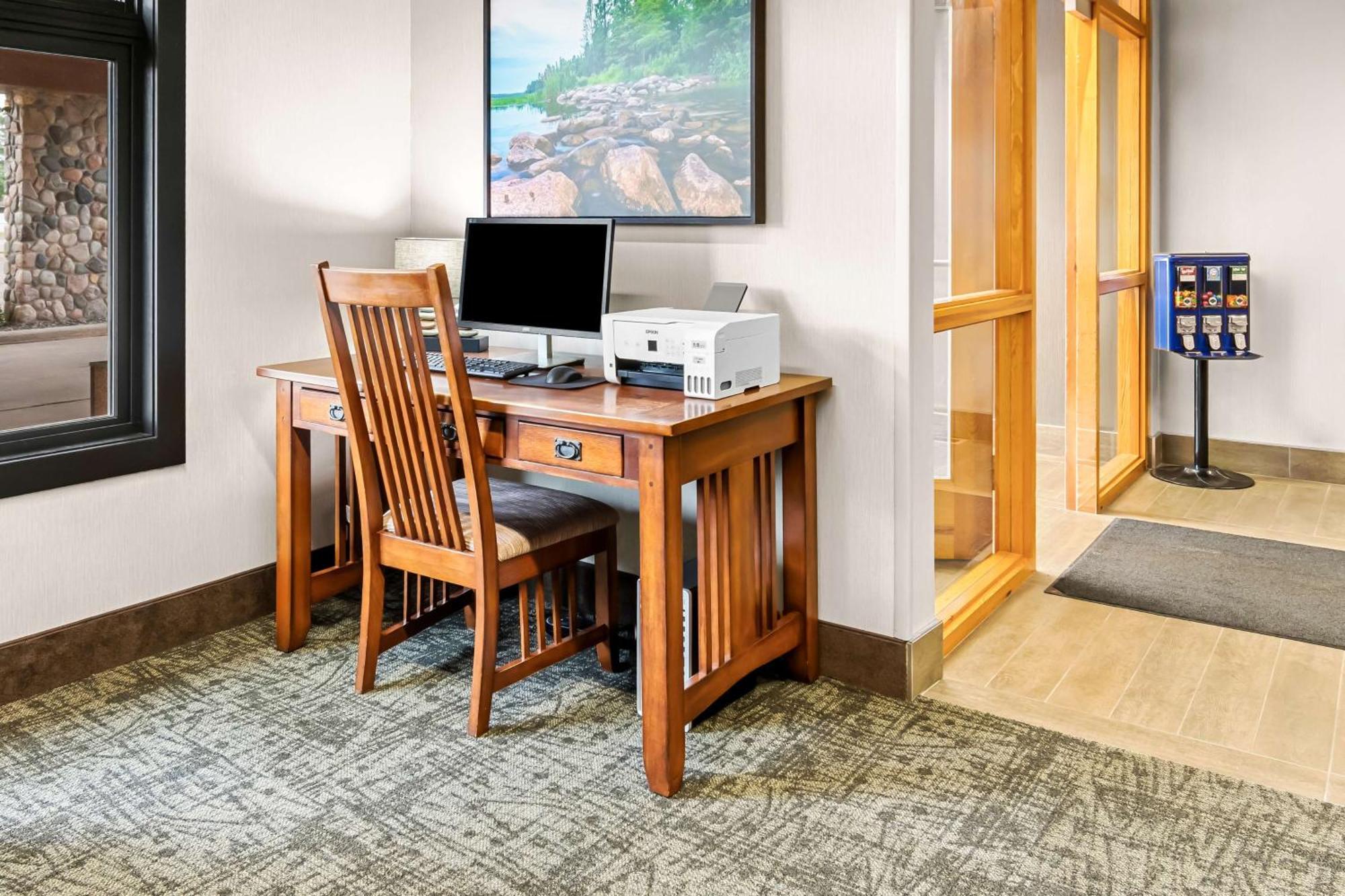 Heartland Inn & Suites, Surestay Collection By Best Western Park Rapids Exterior photo