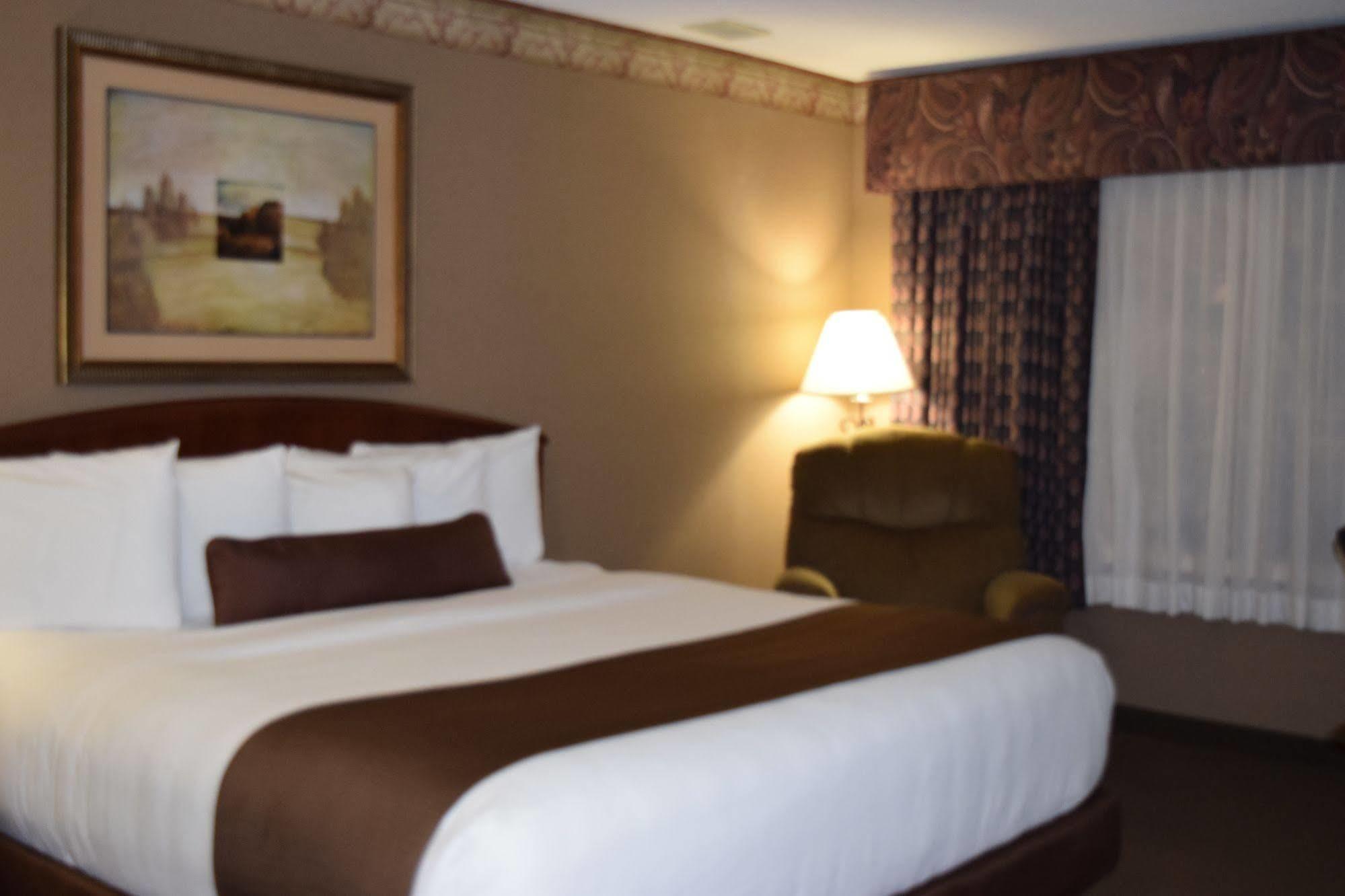 Heartland Inn & Suites, Surestay Collection By Best Western Park Rapids Exterior photo